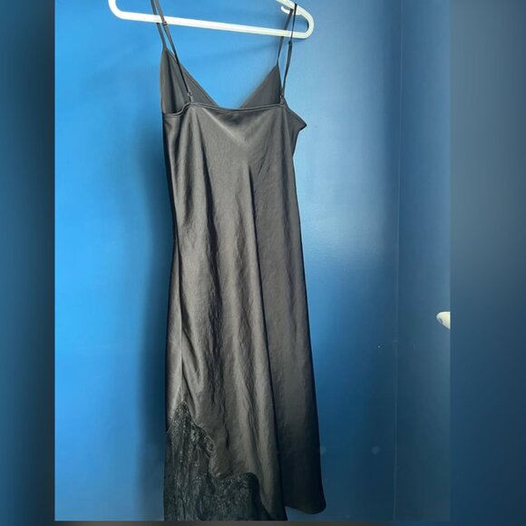 Aritzia Black Sonnet Dress - Picture 3 of 3